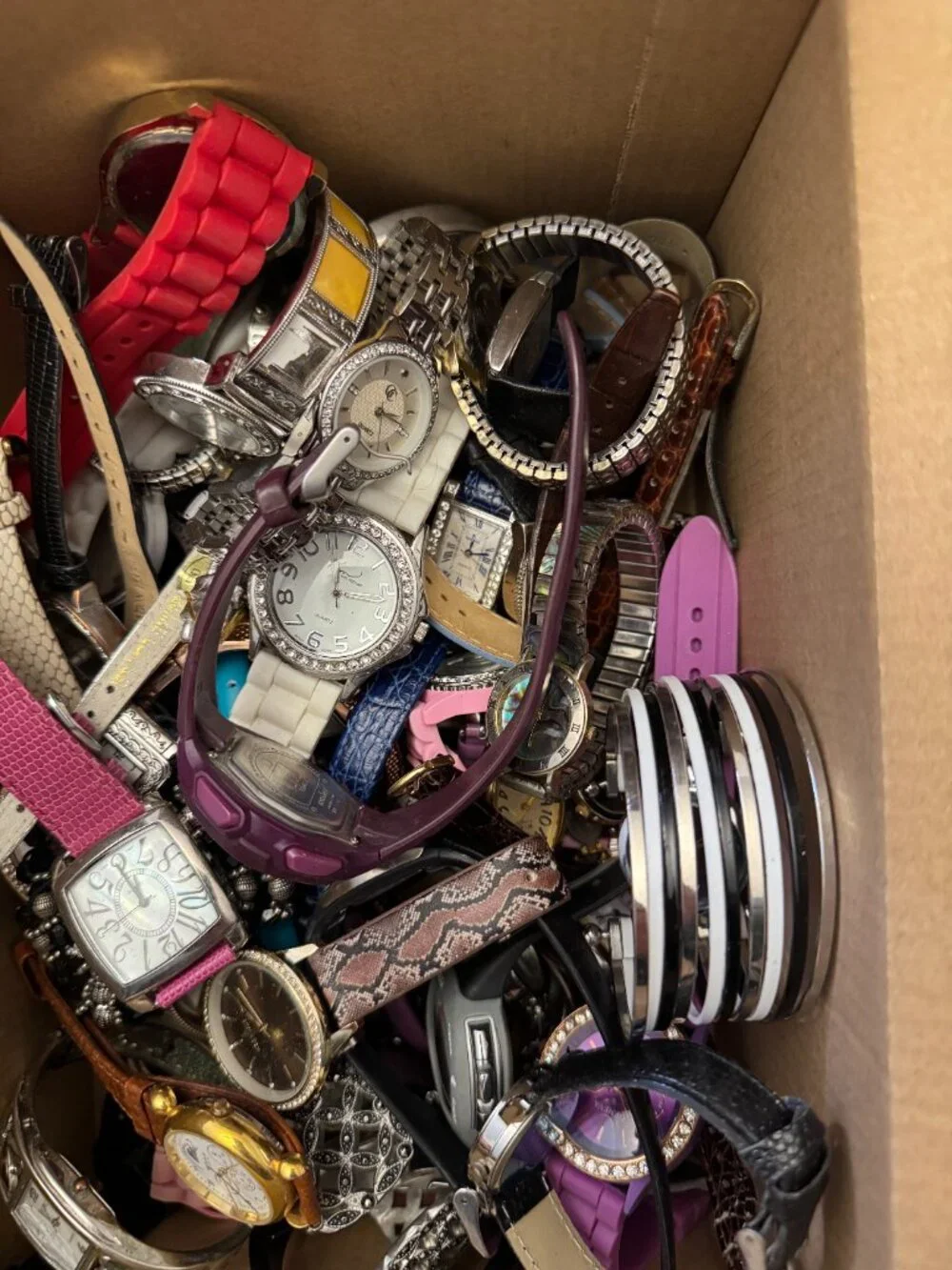 Bulk Watch Lot 4.5 LBS Mixed Vintage Modern Watches Reseller Parts Repair
